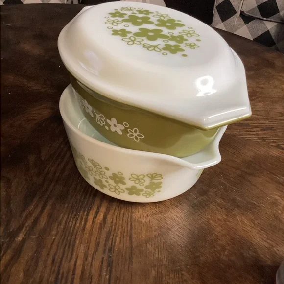 Pyrex Spring Blossom Crazy Daisy green/white casserole w/ lid & Bowl - Picture 3 of 5